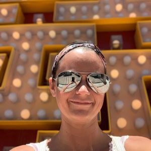 Meet your Posher, Kayla